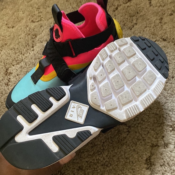 Nike size 7 like New - Picture 4 of 4